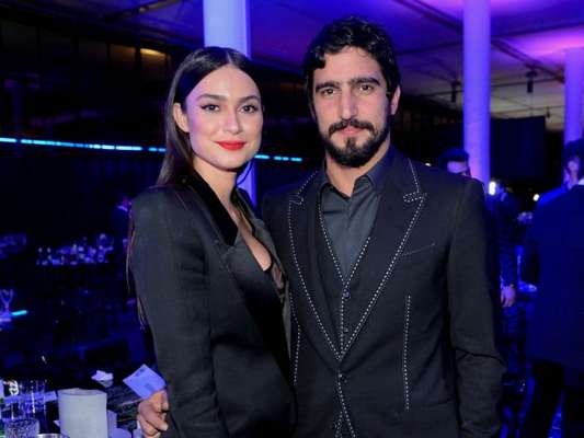 Thaila Ayala ganha declaração de Renato Goés em aniversário: 'É do teu sorriso que eu me alimento. É da tua alma que eu me visto. Bom mesmo é acordar e olhar pra você. Bom mesmo é poder não estar, mas te sentir'