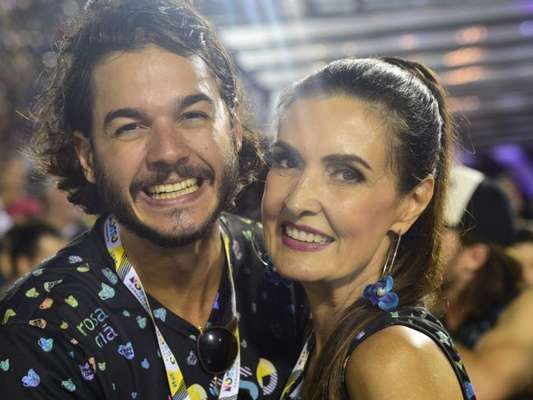 Fátima Bernardes e Túlio Gadêlha passaram o fim de semana juntos em Porto de Galinhas, Pernambuco. Veja a foto abaixo!