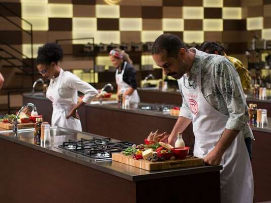 Caixa misteriosa com ingredientes afrodisíacos marca o "MasterChef Brasil" desta terça (17)
