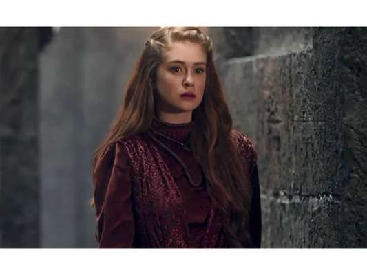 Em "Deus Salve o Rei": Amália (Marina Ruy Barbosa) é dada como morta