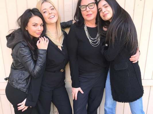 "Pretty Little Liars: The Perfectionists": Sofia Carson dá detalhes sobre o mundo sombrio e misterioso da série, cujo piloto já foi gravado!