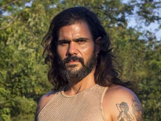 Mariano (Juliano Cazarré) decide se unir a Clara (Bianca Bin) contra Sophia (Marieta Severo) na penúltima semana da novela 'O Outro Lado do Paraíso', adianta o colunista de TV Daniel Castro nesta quinta-feira, 26 de abril de 2018