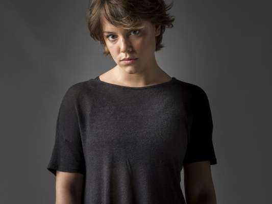 Alice Wegmann desabafou sobre a cena de tentativa de estupro na supersérie 'Onde Nascem os Fortes'