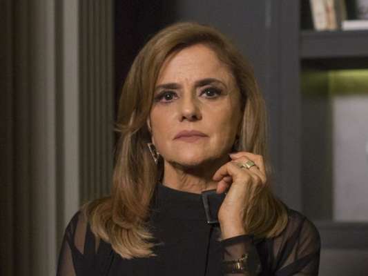 Sophia (Marieta Severo) se desespera ao ser internada em hospício no último capítulo da novela 'O Outro Lado do Paraíso'