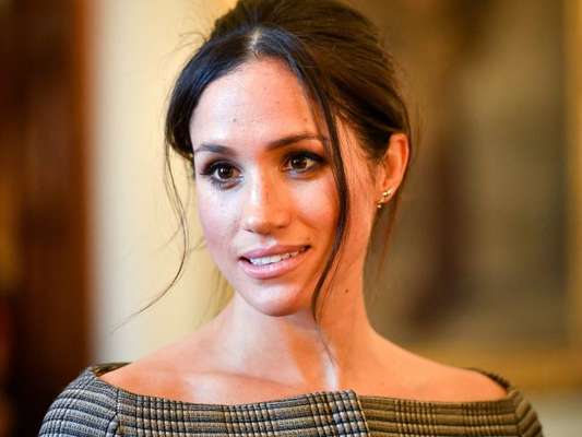 A presença do pai de Meghan Markle no casamento real é incerta após Thomas Markle sofrer um ataque cardíaco e ser acusado de forjar fotos com paparazzo