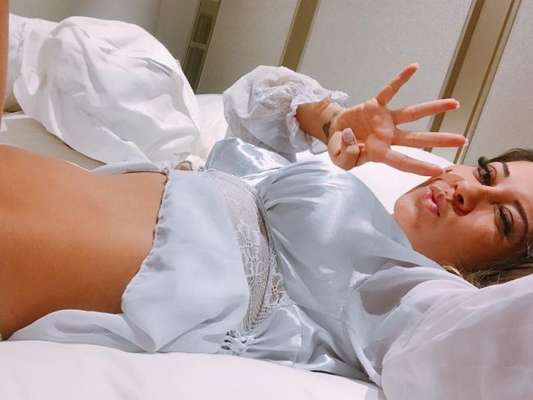 Mayra Cardi explicou o motivo da barriga pequena aos 4 meses de gravidez nesta terça-feira, 15 de maio de 2018