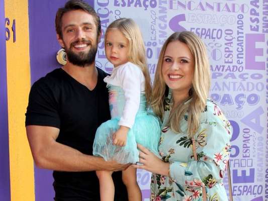 Filha de Mariana Bridi e Rafael Cardoso, Aurora, de 2 anos, fez declaração de amor ao irmão, Valentim