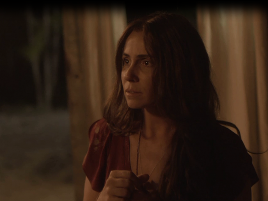 Em "Segundo Sol", Luzia (Giovanna Antonelli) mata ex-marido durante briga e resolve fugir