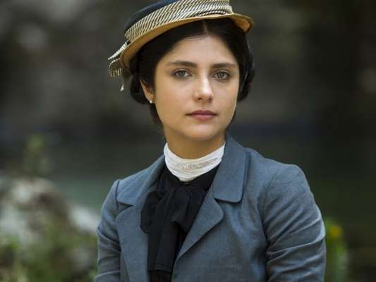 Cecilia (Anajú Dorigon) fica sabendo que Fani (Tammy Di Calafiori) armou para ela e a governanta lhe pede perdão a partir do capítulo de sexta-feira, 8 de junho de 2018 da novela 'Orgulho e Paixão'