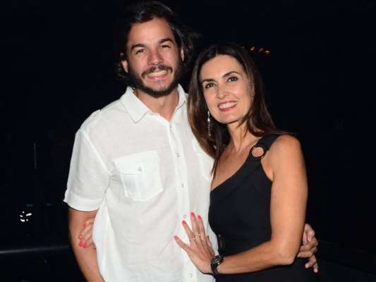 Fátima Bernardes e Túlio Gadêlha curtiram o fim de semana juntinhos em Recife