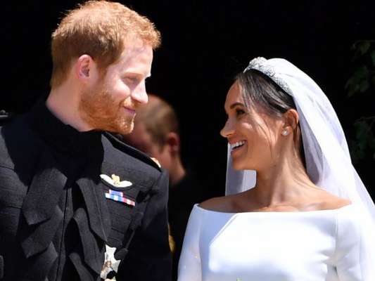 Meghan Markle incentivou reaproximação de Príncipe Harry, com o pai, Charles