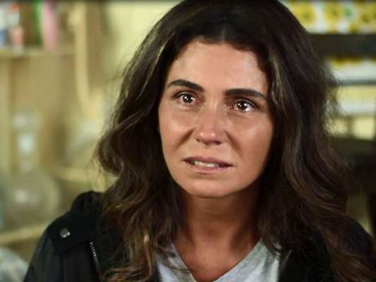 Em "Segundo Sol", Luzia (Giovanna Antonelli) é encontrada por Karola (Deborah Secco) e as duas acabam brigando feio