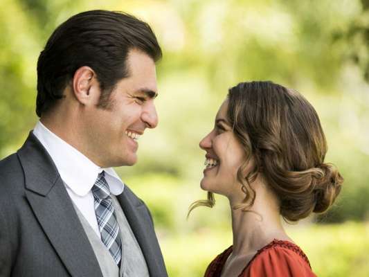 Na novela 'Orgulho e Paixão', Elisabeta (Nathalia Dill) pede Darcy (Thiago Lacerda) em casamento no capítulo que vai ao ar na segunda-feira, 11 de junho de 2018