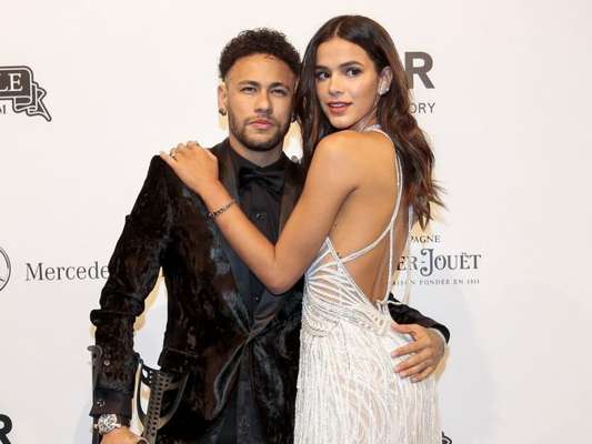 Bruna Marquezine parabeniza Neymar por gol em jogo do Brasil, em 3 de junho de 2018