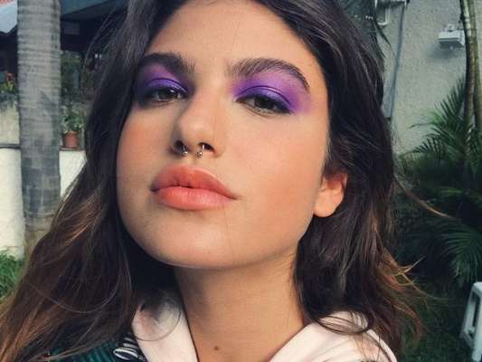 Giovanna Grigio muda visual e aparece de franja!