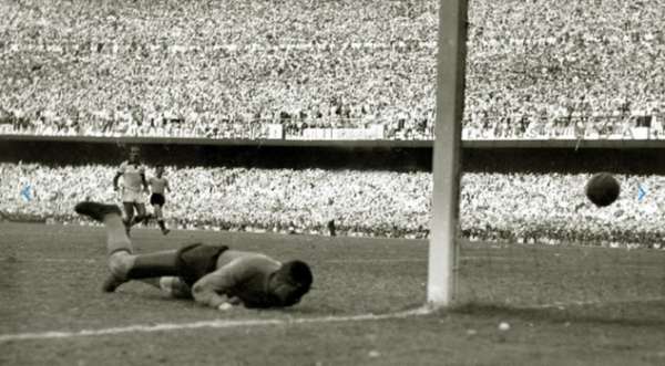 Em 50, Uruguai estragou a festa brasileira no que ficou conhecido como Maracanazo