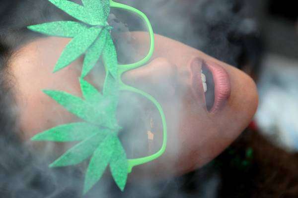Senado do Canadá aprova uso de maconha para fins recreativo