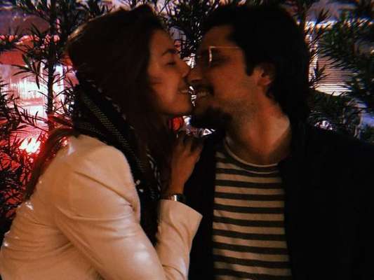 Bruno Gissoni comemorou o primeiro Dia dos Namorados com Yanna Lavigne após o casamento, nesta terça-feira, 12 de junho de 2018
