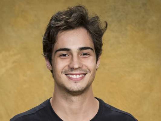 Valentim (Danilo Mesquita) deixa Karola (Deborah Secco) desesperada após sofrer acidente de carro nos próximos capítulos da novela 'Segundo Sol'