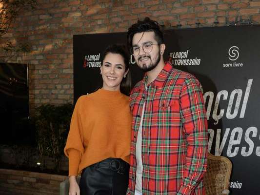 Luan Santana viajou com a namorada, Jade Magalhães, para o Nordeste
