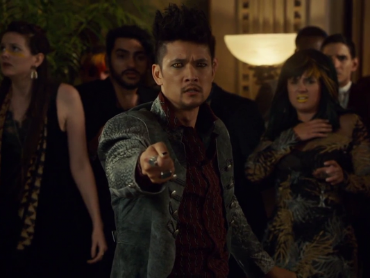 Showrunner de "Shadowhunters" tranquiliza fãs sobre episódio final da série