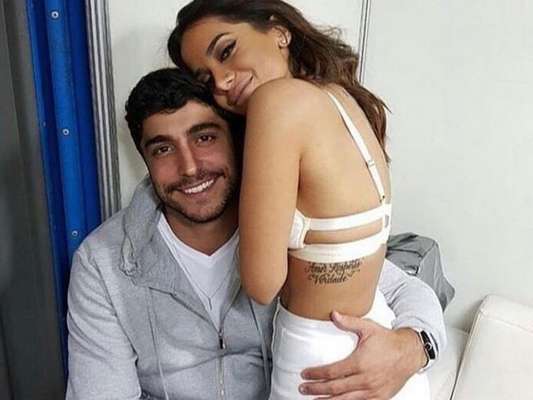 Anitta afastou os rumores de separação do marido, Thiago Magalhães, nesta segunda-feira, 18 de junho de 2018, em seu Instagram. Veja abaixo!