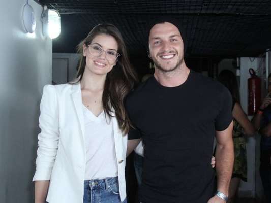 Camila Queiroz compartilhou vídeo de casamento com Klebber Toledo no Instagram nesta terça-feira, 19 de junho de 2018
