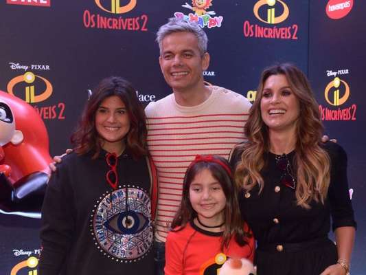Flávia Alessandra e filha Giulia Costa exibem novos visuais em pré-estreia neste sábado, dia 23 de junho de 2018