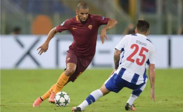 Bruno Peres com a camisa da Roma