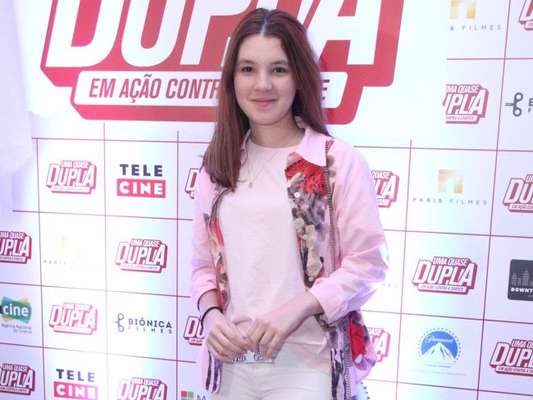 Jeniffer Oliveira orientou mulheres após denunciar o ex-namorado Douglas Sampaio nesta segunda-feira, 9 de julho de 2018