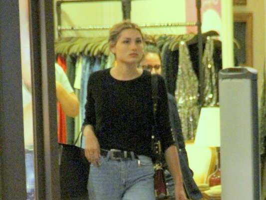 Sasha Meneghel curtiu dia de compras no shopping Village Mall, Zona Oeste do Rio nesta terça-feira, 10 de julho de 2018