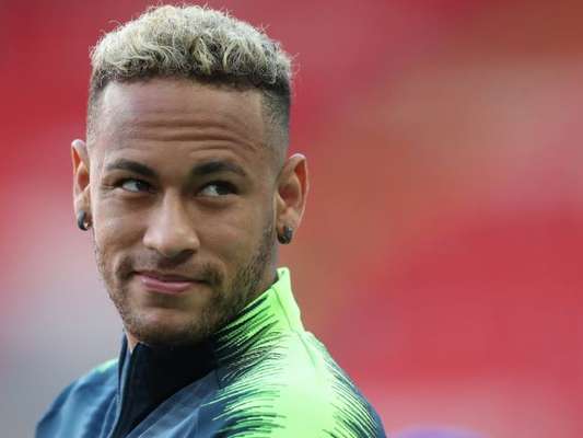 Neymar, afastado da web, aparece em clique de irmão em Angra dos Reis nesta terça-feira, dia 10 de julho de 2018