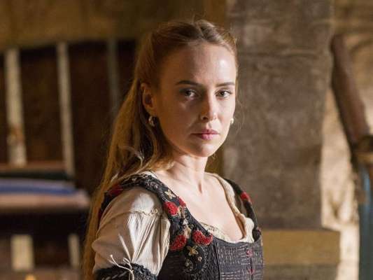Diana (Fernanda Nobre) promete ajudar a descobrir quem é o pai do bebê que Catarina (Bruna Marquezine) espera, nos próximos capítulos da novela 'Deus Salve o Rei'