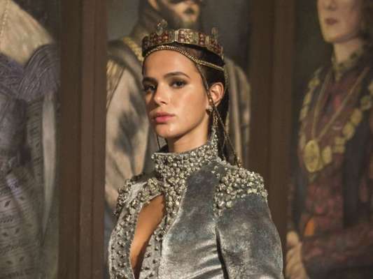 Catarina (Bruna Marquezine) admite a Afonso (Romulo Estrela) não ser ele o pai do filho que ela espera, na reta final da novela 'Deus Salve o Rei': 'Ao menos ele não terá como pai um homem fraco e que se deixa manipular como você'