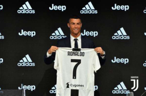 Após nove anos no Real Madrid, CR7 se transferiu para a Juventus em uma transação de 117 milhões de euros