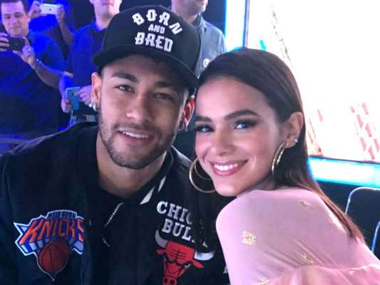 Neymar se declara nos 23 anos da namorada, Bruna Marquezine: 'Amo você'