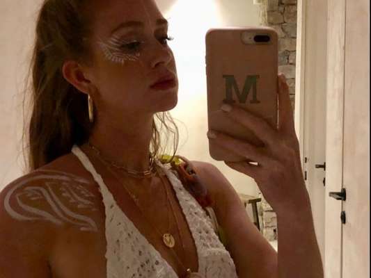 Marina Ruy Barbosa foi à uma festa com ritual de pintura corporal em Mykonos, na Grécia, nesta quarta-feira, 8 de agosto de 2018