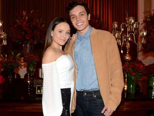 Larissa Manoela cantou a música 'Não Encosta', de Ludmilla e DJ Will 22, em festa com Leo Cidade nesta quarta-feira, dia 8 de agosto de 2018