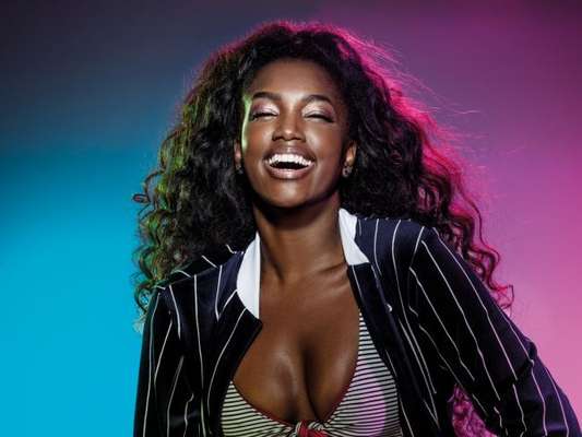 Iza revela que nem sempre gostou do que via no espelho: 'Fui me desconstruindo e me dando tempo para evoluir, ver meu corpo mudar'