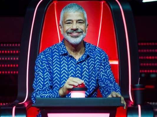 Lulu Santos ganha homenagem no 'The Voice Brasil' e fala de namoro com Clebson Teixeira: 'Uma vida só se completa, de fato, com outra'
