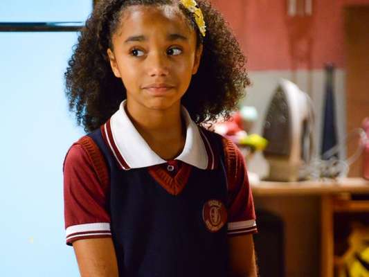 SBT nega diálogo racista entre Kessya (Duda Pimenta) e Helô (Eliana de Souza) no capítulo que foi ao ar nessa quarta-feira (8) na novela 'As Aventuras de Poliana'