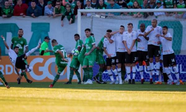 Último encontro: Chapecoense 2 x 1 Corinthians - 18ª rodada do Brasileirão