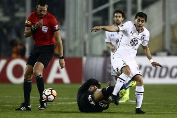 Jogo de ida das oitavas de final: Colo Colo 1 x 0 Corinthians