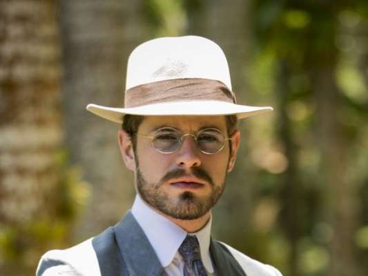 Camilo (Maurício Destri) vai ajudar Darcy (Thiago Lacerda) a escapar da morte nos próximos capítulos da novela 'Orgulho e Paixão'