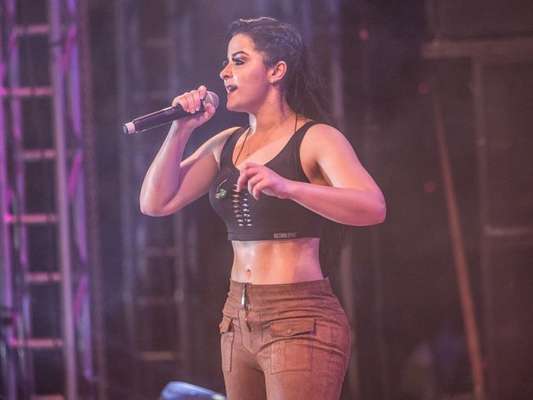 Corpo de Maraisa, da dupla com Maiara, chama atenção em show nesta quarta-feira, 5 de setembro de 2018