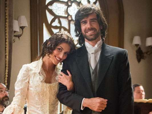 Cecília (Anajú Dorigon) e Rômulo (Marcos Pitombo) conseguem adotar bebê após armação de Josephine (Christine Fernandes) na reta final da novela 'Orgulho e Paixão'