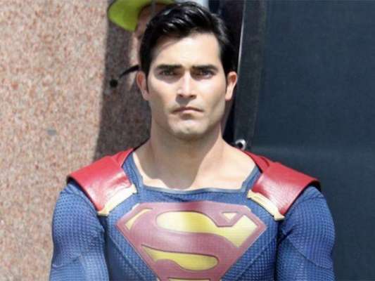 Tyler Hoechlin, o Superman, fala sobre crossover entre "The Flash", "Supergirl" e "Arrow"
