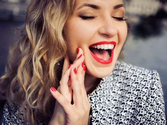 Colorama lança linha de esmaltes com efeito em gel que duram 10 dias nas unhas. Conheça!