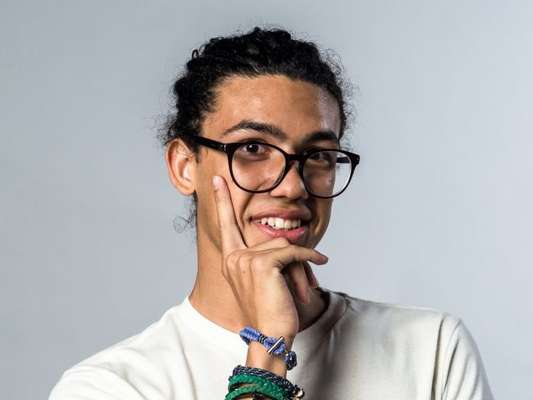 Michael (Pedro Vinícius) é vítima de ataque homofóbico em jogo de futebol no capítulo de segunda-feira, 24 de setembro de 2018 da novela 'Malhação: Vidas Brasileiras'