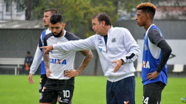 Com 12 gols, Gabriel é o artilheiro do Brasileirão e titular absoluto da equipe do Santos com Cuca